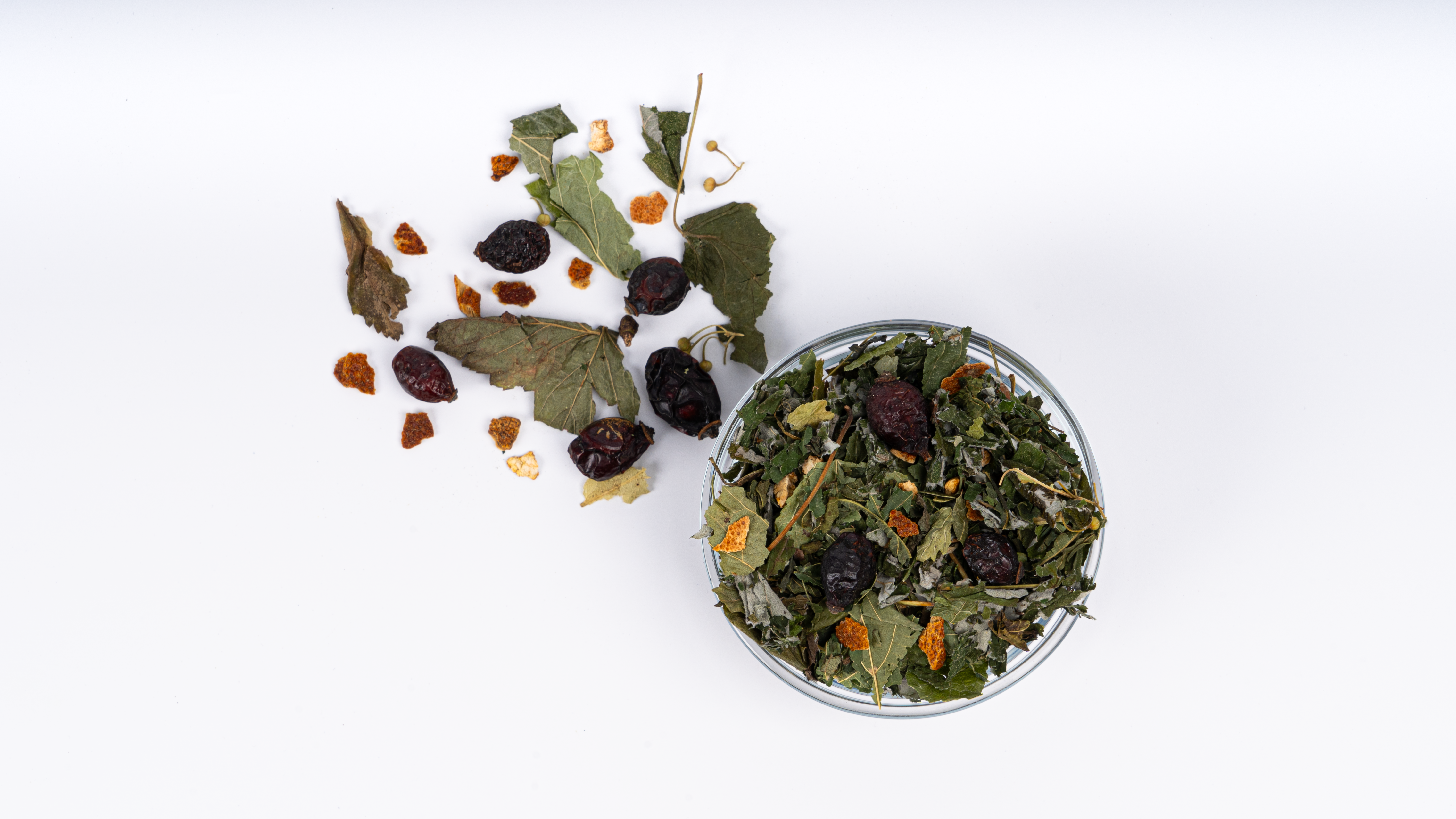 Липа, шиповник, корки апельсина, лист малины, крапива, лист смородины 55гр